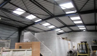  LOCAL D'ACTIVITES VERN-SUR-SEICHE 452 m²
