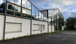  BATIMENT INDUSTRIEL 1500 m² BRUZ