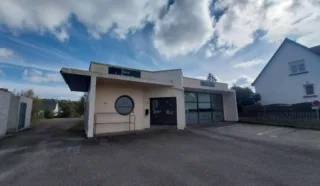  LOCAL COMMERCIAL 243 m² PLUMELIAU BIEUZY