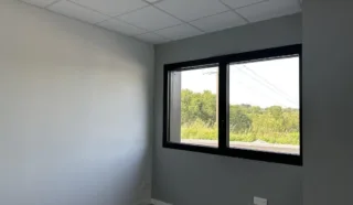  BUREAUX 100 m² BRIEC