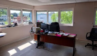  LOCAUX D'ACTIVITÉS 511 M² LA CHAPELLE SUR ERDRE