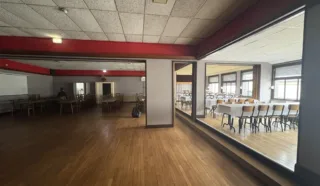  LOCAUX COMMERCIAUX 1 950 m² SIZUN
