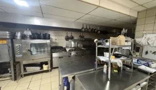  LOCAUX COMMERCIAUX 1 950 m² SIZUN