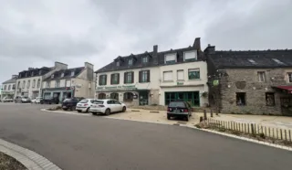  LOCAUX COMMERCIAUX 1 950 m² SIZUN