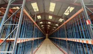  BATIMENT INDUSTRIEL 1500 m² BRUZ