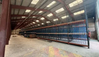  BATIMENT INDUSTRIEL 1500 m² BRUZ