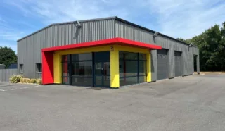  LOCAL D'ACTIVITES TREFFENDEL 342 m²