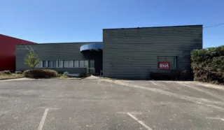  BÂTIMENT COMMERCIAL 1200 M² VANNES