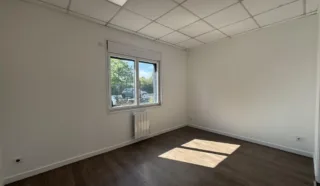  LOCAUX D'ACTIVITÉS 300 M² TREILLIERES