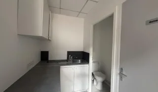  LOCAUX D'ACTIVITÉS 300 M² TREILLIERES