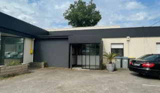 BUREAUX LOCAUX COMMERCIAUX 192 M² VERTOU