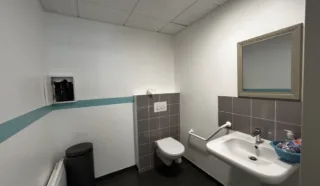  BUREAUX LOCAUX COMMERCIAUX 121 M² VERTOU