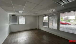  BUREAUX 221 m² ST GREGOIRE