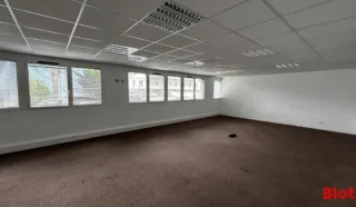  BUREAUX 221 m² ST GREGOIRE