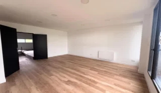  LOCAUX BUREAUX 54 m² LANVOLLON