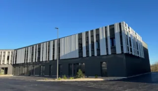  CELLULE D'ACTIVITES 400 M² TREGUEUX