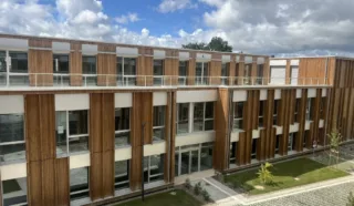  BUREAUX 690 m² SAINT-JACQUES-DE-LA-LANDE