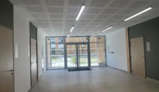  BUREAUX 690 m² SAINT-JACQUES-DE-LA-LANDE