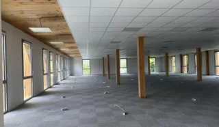  BUREAUX 690 m² SAINT-JACQUES-DE-LA-LANDE
