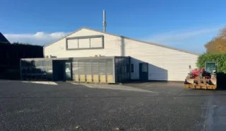  LOCAL D'ACTIVITES 2 030 M² TREVE
