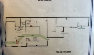  LOCAUX COMMERCIAUX 420 M² NANTES