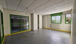 LOCAUX D'ACTIVITES 1 115 m² BREST