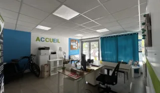  BUREAUX LOCAUX COMMERCIAUX 137 M² NANTES