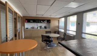  BUREAUX 1 368 m² MONTGERMONT