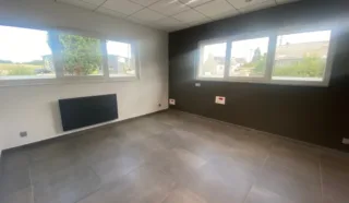  LOCAL D'ACTIVITES / BUREAUX 770 m² PLOUEDERN