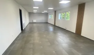  LOCAL D'ACTIVITES / BUREAUX 770 m² PLOUEDERN