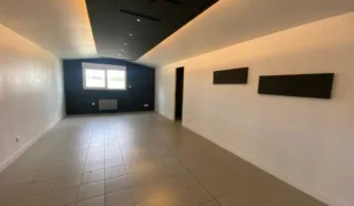  LOCAL D'ACTIVITES / BUREAUX 770 m² PLOUEDERN