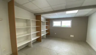  LOCAL D'ACTIVITES / BUREAUX 770 m² PLOUEDERN