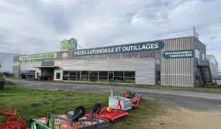  LOCAL D'ACTIVITES 2 400 m² PLOUEDERN