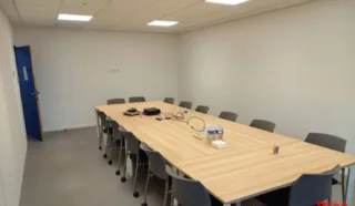  LOCAUX D'ACTIVITES 300 m² SAINT-MARTIN-DES-CHAMPS