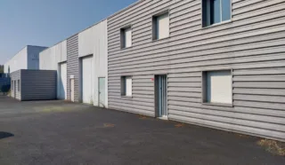  LOCAUX D'ACTIVITÉS 882 M² SAINTE LUCE SUR LOIRE