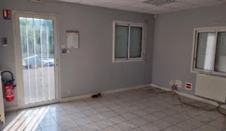  LOCAUX D'ACTIVITÉS 882 M² SAINTE LUCE SUR LOIRE