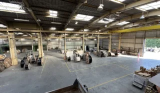  BATIMENT INDUSTRIEL 2900 m² LANDEVANT