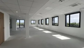  BUREAUX 703 m² CESSON-SEVIGNE