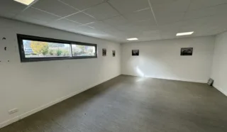  LOCAL D'ACTIVITÉS 1350 m² BAUD