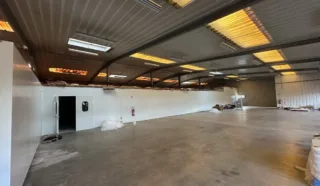  LOCAL D'ACTIVITÉS 1350 m² BAUD