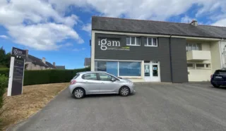  LOCAL COMMERCIAL / BUREAUX 200 m² SAINT-MARTIN-DES-CHAMPS