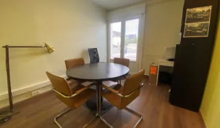  LOCAL COMMERCIAL / BUREAUX 200 m² SAINT-MARTIN-DES-CHAMPS