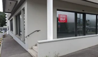  LOCAL COMMERCIAL 218 m² HENNEBONT