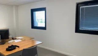  LOCAUX D'ACTIVITES 300 m² SAINT-MARTIN-DES-CHAMPS