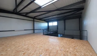  LOCAL D'ACTIVITÉS THEIX 210 m²