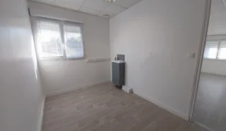  BUREAUX 58 M² SAINT LYPHARD