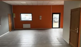 LOCAL COMMERCIAL 56 m² LANESTER