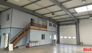  LOCAUX D'ACTIVITÉS 372 M² DONGES