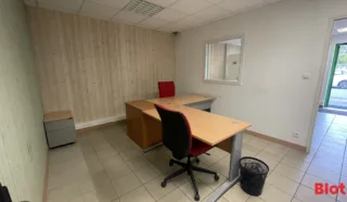  LOCAUX D'ACTIVITÉS 372 M² DONGES