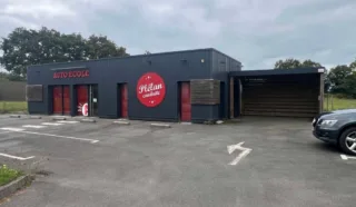  LOCAUX PROFESSIONNELS 90 M² PLÉLAN LE GRAND